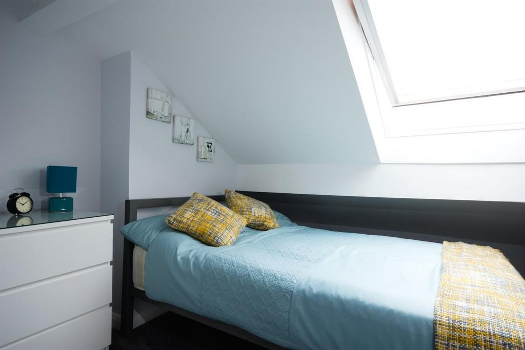 67 Trafalger Rd Web-