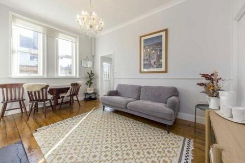 2 bedroom flat to rent, Creffield Road, London