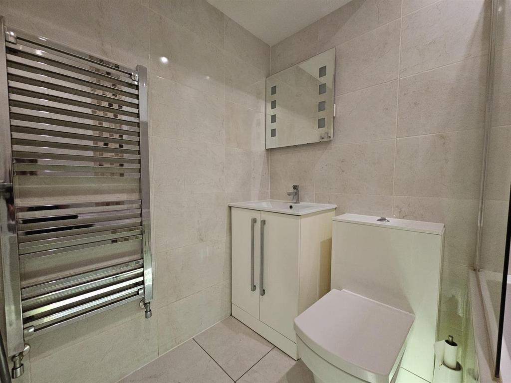 For Sale by Aspire Residential - Chapel Road