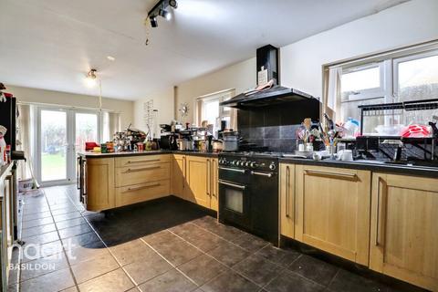 5 bedroom detached house for sale, Pound Lane, Basildon