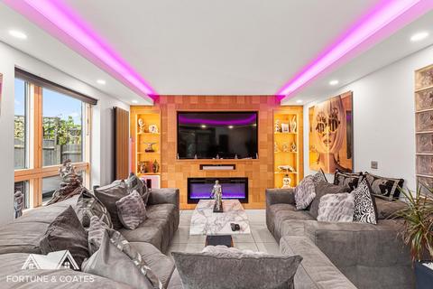 4 bedroom detached house for sale, Great Auger Street, Newhall, Harlow