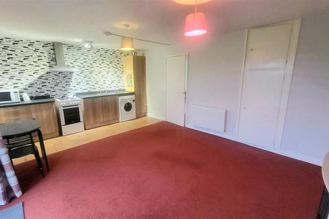 1 bedroom flat for sale, 18 Glan Gors, Harlech