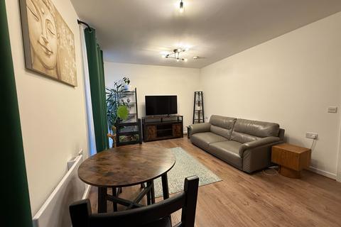 2 bedroom flat to rent, Every Street, Manchester M4