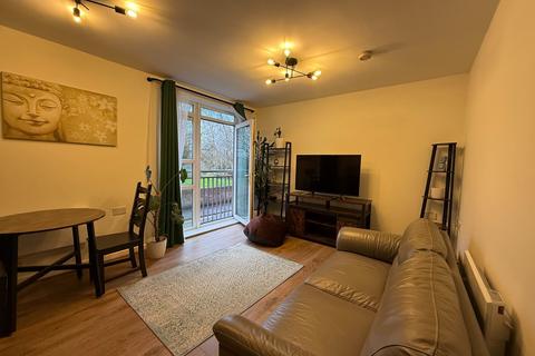 2 bedroom flat to rent, Every Street, Manchester M4