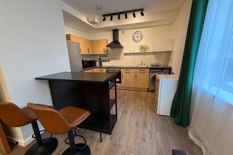 2 bedroom flat to rent, Every Street, Manchester M4