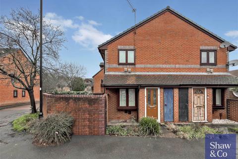 undefined, Weavers Close, Isleworth TW7
