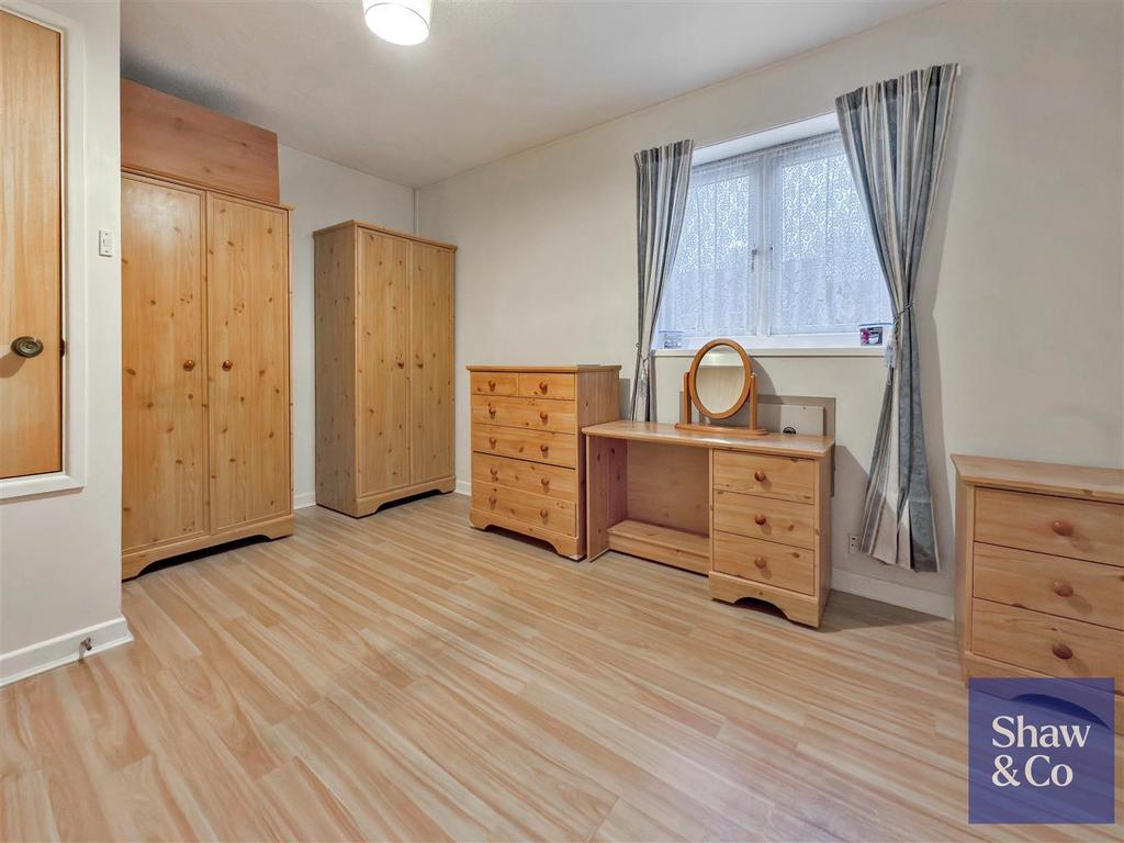 Bedroom..jpeg