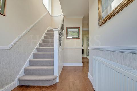 4 bedroom semi-detached house for sale, Gladstone Park Gardens, London, NW2