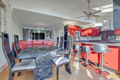 4 bedroom semi-detached house for sale, Gladstone Park Gardens, London, NW2