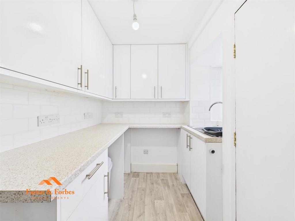 CAM03956 G0-PR0192-STILL003.jpg