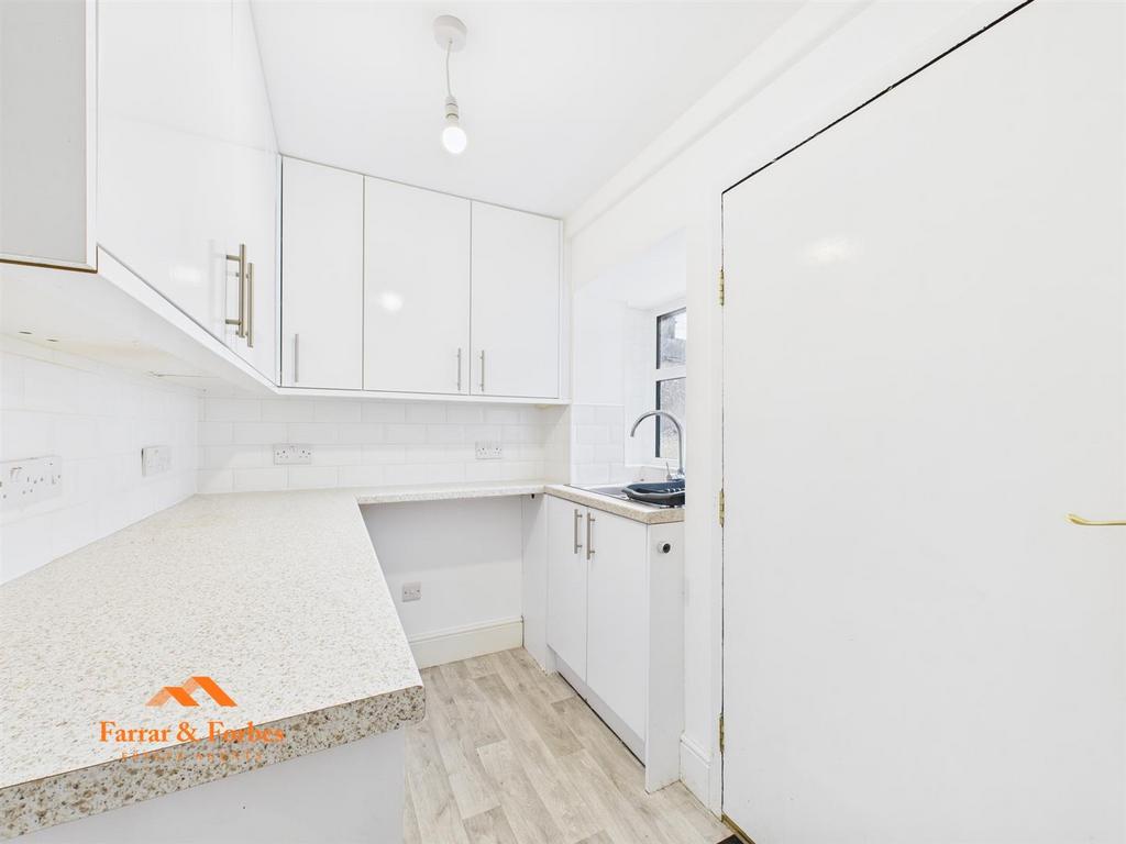 CAM03956 G0-PR0192-STILL004.jpg