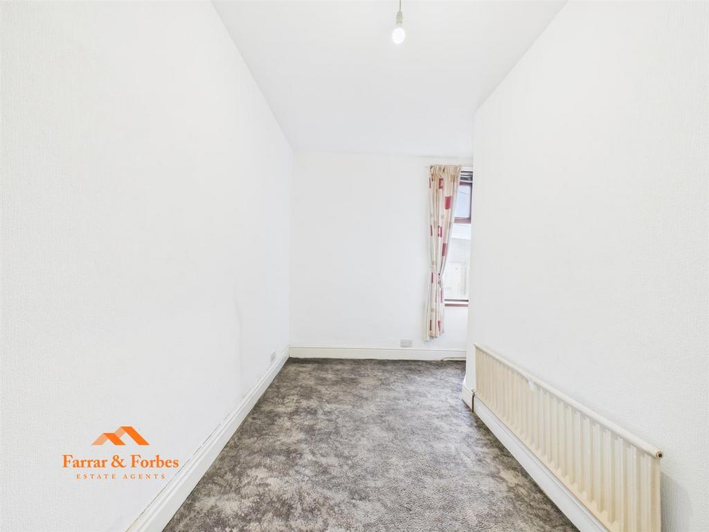 CAM03956 G0-PR0192-STILL009.jpg