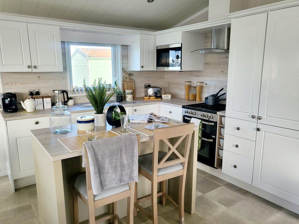 CAR0026948 3 - Luxury Lodge