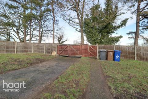 2 bedroom detached bungalow for sale, Oaklands Drive, Brandon