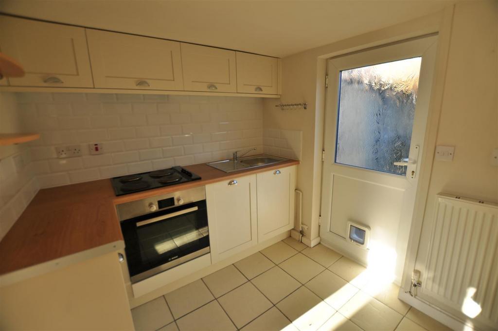 131 Court Road - kitchen 2.jpg