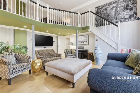 undefined, Elmbridge Hall, Fyfield, CM5