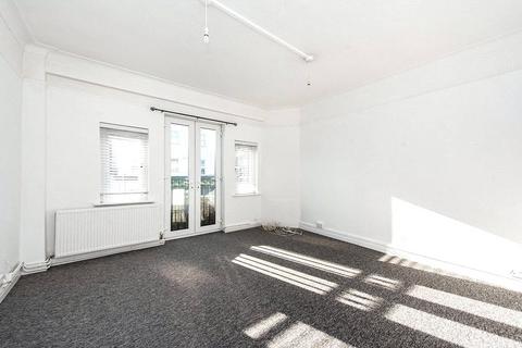 2 bedroom flat for sale, High Street, Twickenham TW2