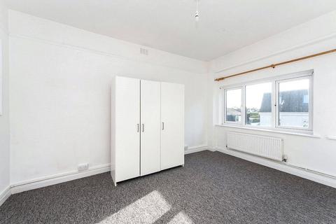2 bedroom flat for sale, High Street, Twickenham TW2