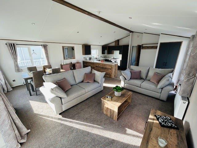 CAR0063626 - Luxury Lodge