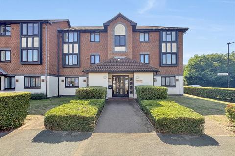 1 bedroom flat to rent, Raglan Close, Hounslow TW4