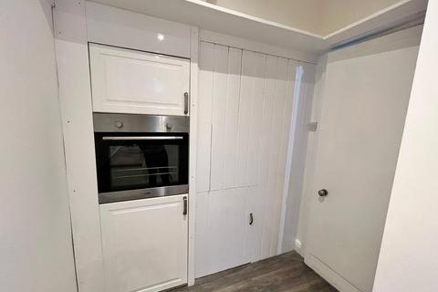 2 bedroom terraced house to rent, Tanfield Road, Huddersfield, West Yorkshire, HD1