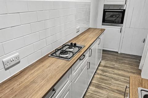 2 bedroom terraced house to rent, Tanfield Road, Huddersfield, West Yorkshire, HD1