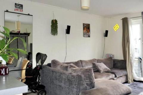 2 bedroom apartment to rent, Park Road, London, EN4