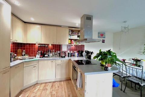 2 bedroom apartment to rent, Park Road, London, EN4