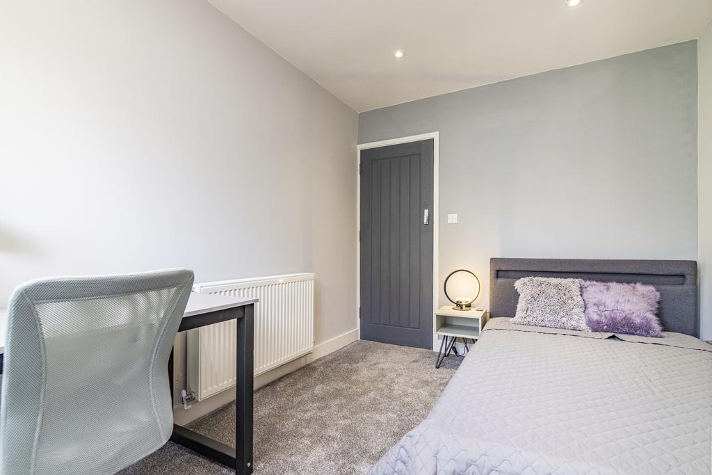 29 Broughton Drive-68
