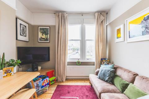 2 bedroom flat to rent, Norwood Road, Herne Hill SE24