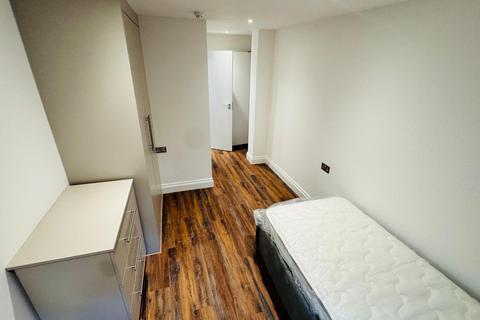 3 bedroom flat to rent, Alders Road, Edgware HA8