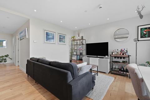 3 bedroom apartment for sale, Regalia Point, Bethnal Green