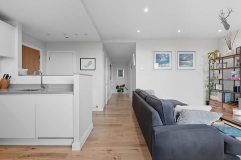 3 bedroom apartment for sale, Regalia Point, Bethnal Green