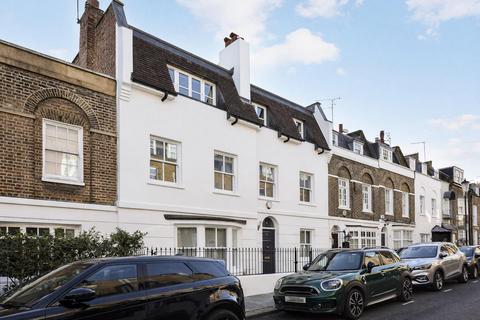 4 bedroom terraced house to rent, Peel Street, Kensington, W8
