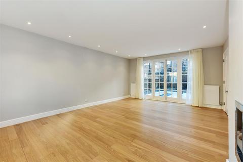 4 bedroom terraced house to rent, Peel Street, Kensington, W8