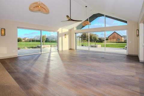 4 bedroom property to rent, Route de la Mare, Castel, Guernsey, GY5