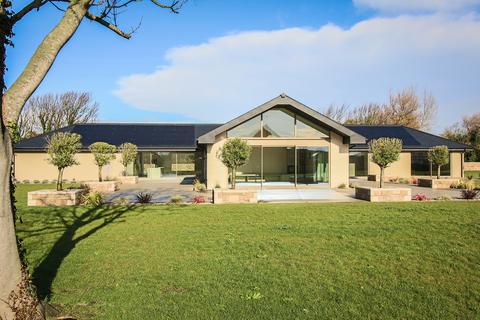 4 bedroom property to rent, Route de la Mare, Castel, Guernsey, GY5