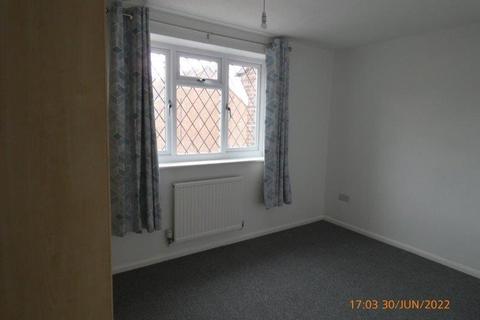 3 bedroom terraced house to rent, Deene Close, Market Harborough LE16