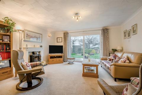 3 bedroom detached bungalow for sale, Amber Lane, Chart Sutton