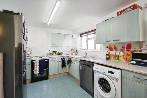 undefined, Laurel Lane, West Drayton UB7