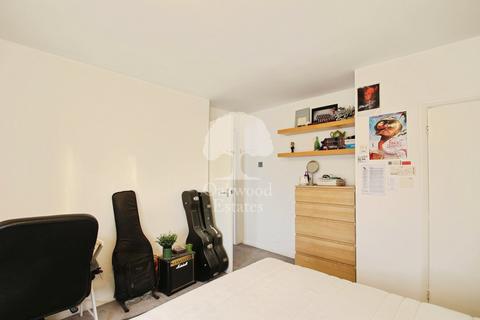 undefined, Laurel Lane, West Drayton UB7
