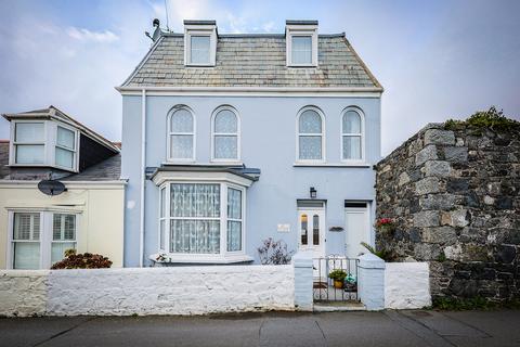 5 bedroom property for sale, Rue des Pointes Rocques, St Sampson's, Guernsey, GY2