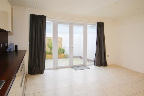 2 bedroom property to rent, New Paris Road, St Peter Port, Guernsey, GY1