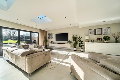 4 bedroom detached house for sale, The Spinney, Bishopstoke, Eastleigh, Hampshire, SO50
