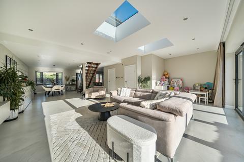 4 bedroom detached house for sale, The Spinney, Bishopstoke, Eastleigh, Hampshire, SO50