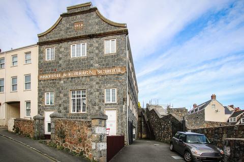 New Place, St Peter Port, Guernsey, GY1