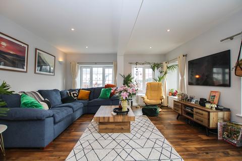 undefined, New Place, St Peter Port, Guernsey, GY1