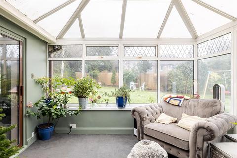 4 bedroom detached house for sale, Heathlands, Tadworth