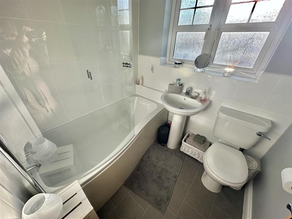 Bramleys Estate Agents - Greenfield View - Batley