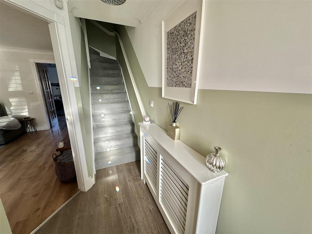 Bramleys Estate Agents - Greenfield View - Batley
